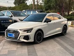2022 Audi A3L Limousine 35 TFSI Luxury Sport, белый — фото 1