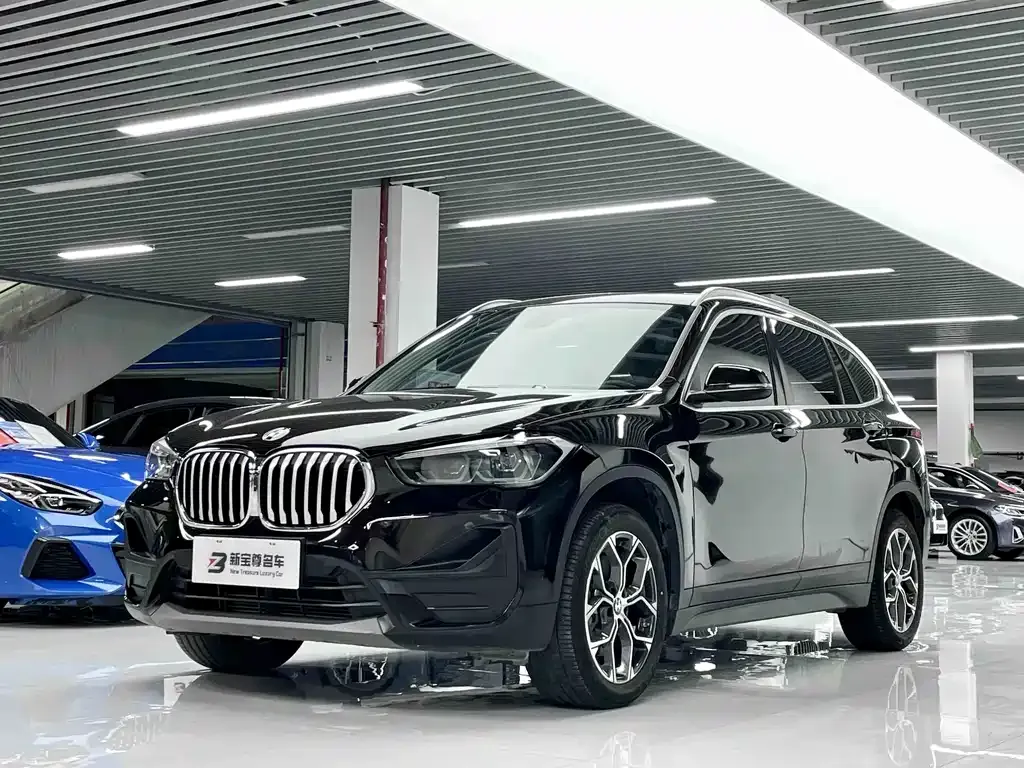 2021 BMW X1 Leading