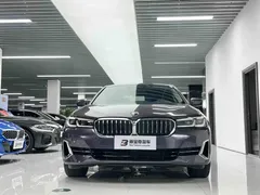 2022 BMW 5 Series 525Li Luxury Package, чёрный — фото 2