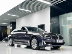 2022 BMW 5 Series 525Li Luxury Package, чёрный — фото 3