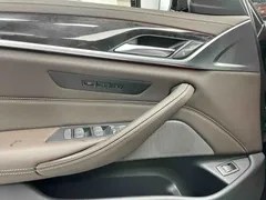2022 BMW 5 Series 525Li Luxury Package, чёрный — фото 13