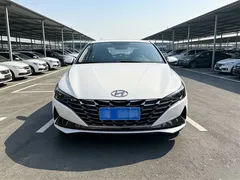 2021 Hyundai Elantra 1.5L CVT LUX Premium, белый — фото 2