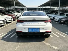 2021 Hyundai Elantra 1.5L CVT LUX Premium, белый — фото 9