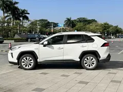 2022 Toyota Wildlander 2.5L Hybrid E-CVT 2WD Leading, белый — фото 9