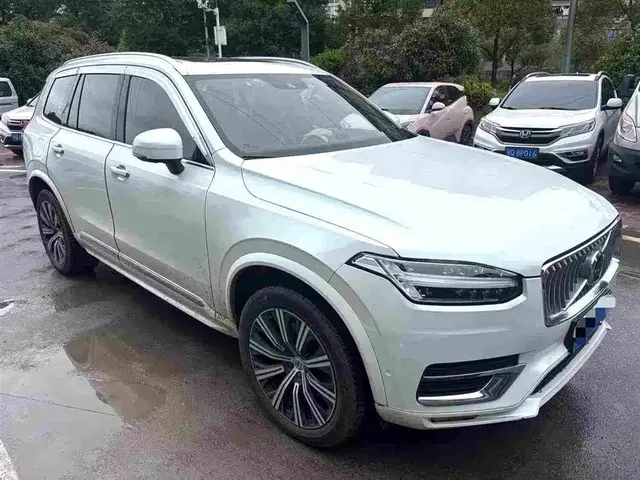 2022 Volvo XC90 7-seat