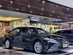 2019 Toyota Camry 2.5G Luxury, чёрный — фото 3
