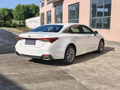 2019 Toyota Avalon 2.0L Luxury, белый — фото 8