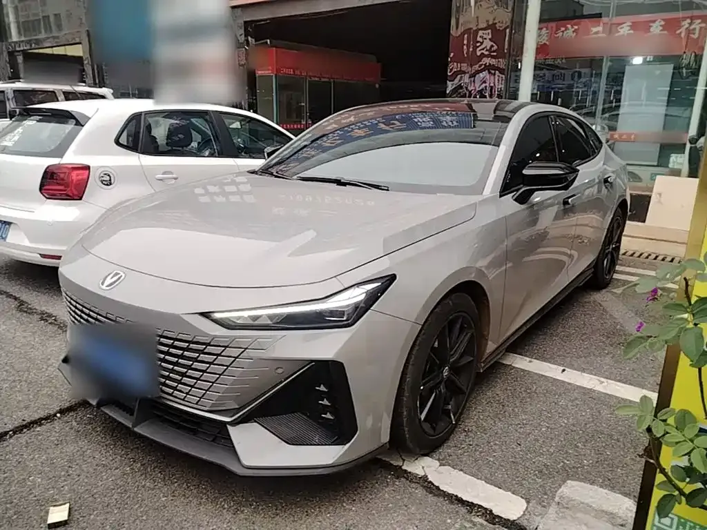 2022 Changan UNI-V 1.5T Premium
