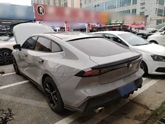 2022 Changan UNI-V 1.5T Premium — фото 5