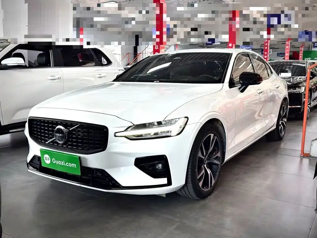 2023 Volvo S60 B5 Sport