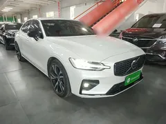 2023 Volvo S60 B5 Sport, белый — фото 4