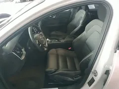 2023 Volvo S60 B5 Sport, белый — фото 15