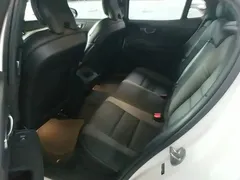 2023 Volvo S60 B5 Sport, белый — фото 17