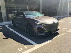2022 Changan UNI-V 1.5T Sport — фото 3