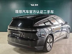 2025 Li Auto i8 Standard, чёрный — фото 11