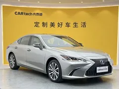 2021 Lexus ES 300h Hybrid Premium — фото 2