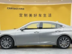 2021 Lexus ES 300h Hybrid Premium — фото 7