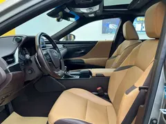 2021 Lexus ES 300h Hybrid Premium — фото 18