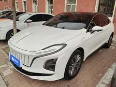 2023 Hongqi E-QM5 EV 560km PLUS, белый — фото 1