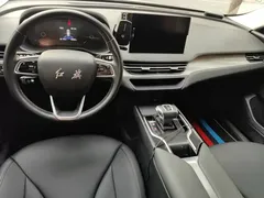 2023 Hongqi E-QM5 EV 560km PLUS, белый — фото 12