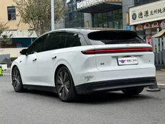 2025 Li Auto i6 4WD Standard, белый — фото 4