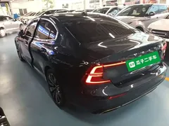 2021 Volvo S60 T8 PHEV 4WD Luxury, синий — фото 5