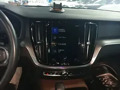 2021 Volvo S60 T8 PHEV 4WD Luxury, синий — фото 13