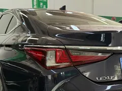 2021 Lexus ES 200 Excellence, синий — фото 8