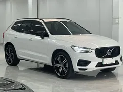 2021 Volvo XC60 T8 PHEV Sport, белый — фото 3