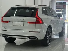 2021 Volvo XC60 T8 PHEV Sport, белый — фото 7