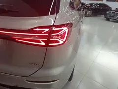 2023 Hongqi HS5 2.0T 4WD Pro — фото 8