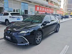 2021 Toyota Camry Hybrid 2.5HG Luxury, чёрный — фото 1