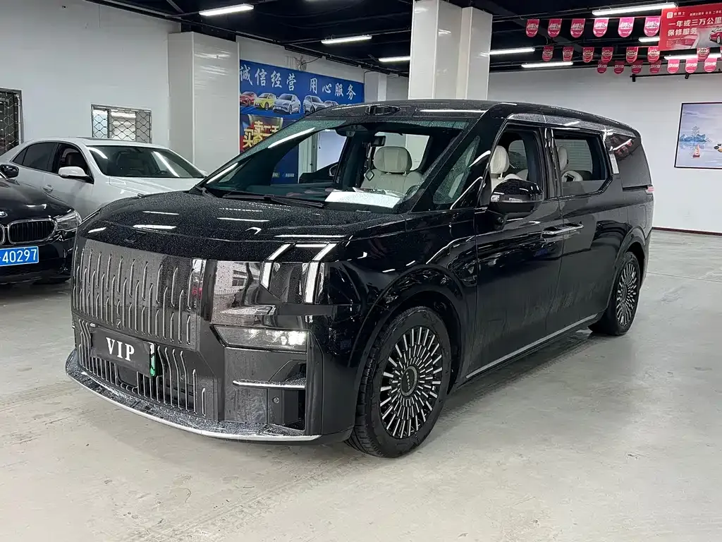 2024 Zeekr 009 6-Seat Executive 4WD 108kWh
