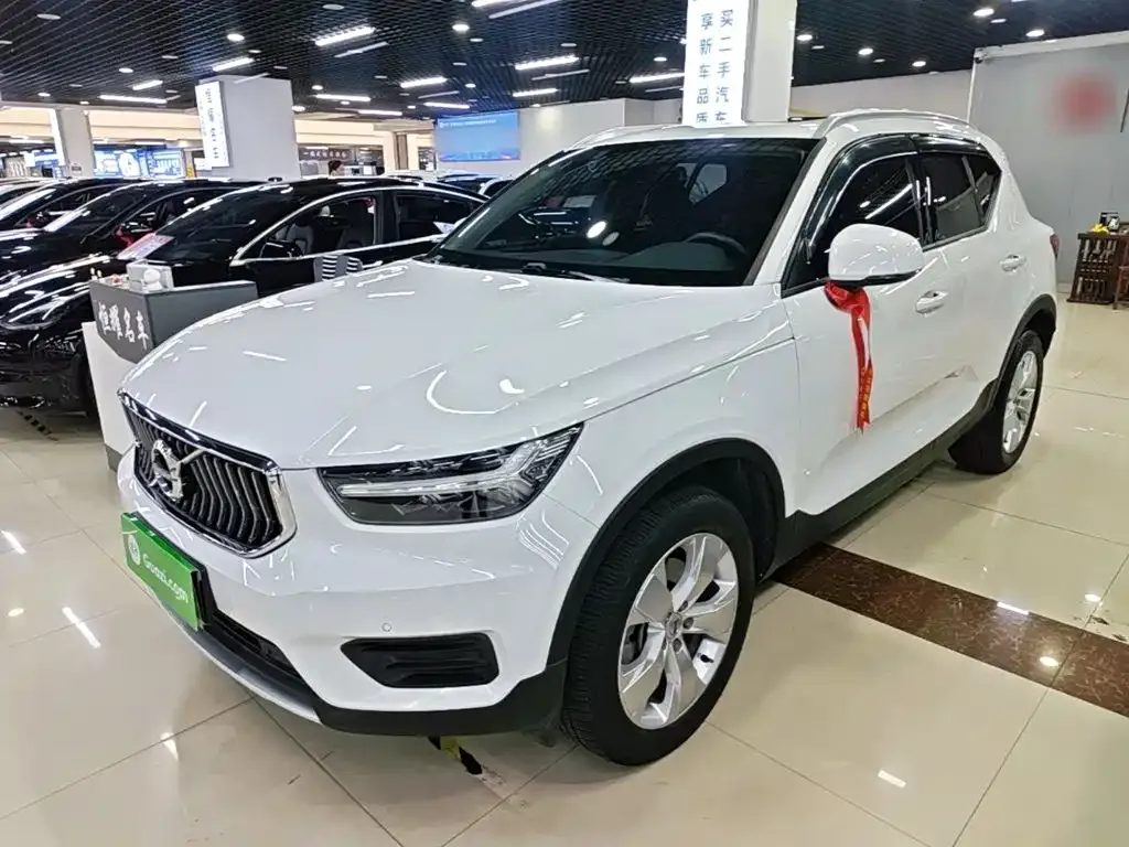 2021 Volvo XC40 4WD Fashion