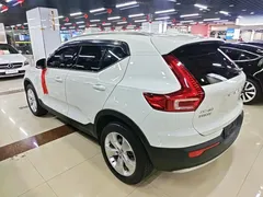 2021 Volvo XC40 4WD Fashion, белый — фото 5