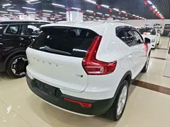 2021 Volvo XC40 4WD Fashion, белый — фото 7