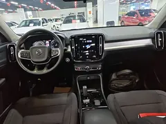 2021 Volvo XC40 4WD Fashion, белый — фото 10