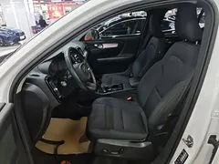 2021 Volvo XC40 4WD Fashion, белый — фото 15