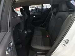 2021 Volvo XC40 4WD Fashion, белый — фото 17