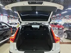 2021 Volvo XC40 4WD Fashion, белый — фото 19