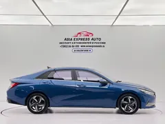 2022 Hyundai Elantra 1.5L CVT LUX Premium, синий — фото 7