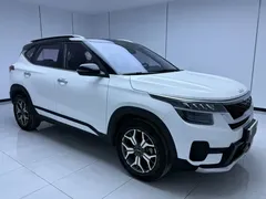 2021 Kia Seltos 1.5L CVT Trend, белый — фото 3