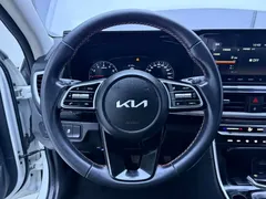 2021 Kia Seltos 1.5L CVT Trend, белый — фото 11