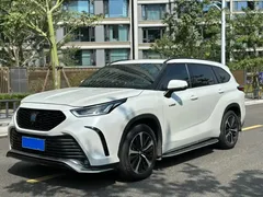 2021 Toyota Crown Kluger 2.5L HEV 4WD Premium, белый — фото 1