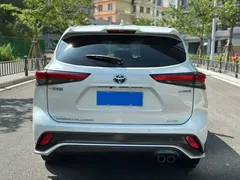 2021 Toyota Crown Kluger 2.5L HEV 4WD Premium, белый — фото 7