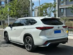 2021 Toyota Crown Kluger 2.5L HEV 4WD Premium, белый — фото 8
