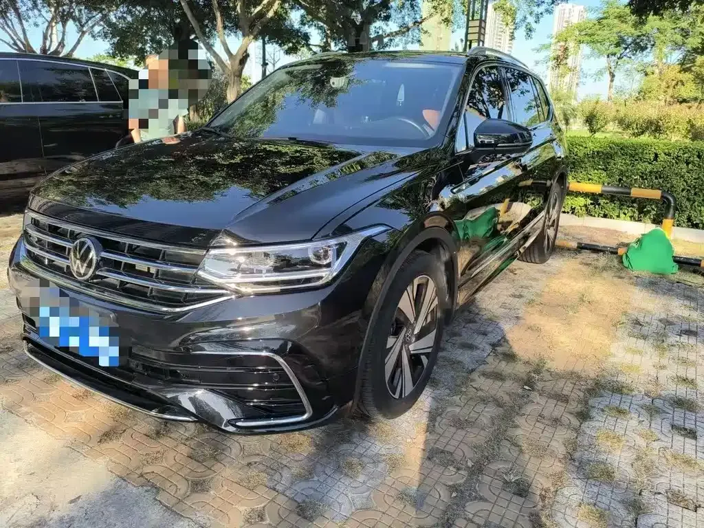 2023 Volkswagen Tiguan L 330TSI AT 2WD R-Line