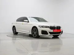 2022 BMW 5 Series 530Li Leading M Sport Package, белый — фото 3