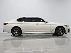 2022 BMW 5 Series 530Li Leading M Sport Package, белый — фото 7