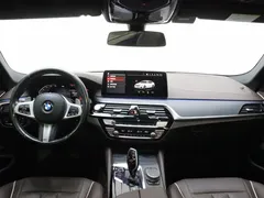 2022 BMW 5 Series 530Li Leading M Sport Package, белый — фото 21
